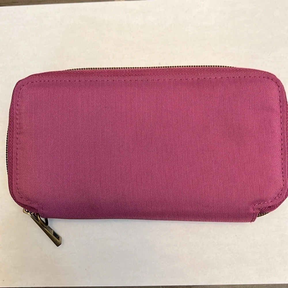 TRAVELON PURPLE ZIP AROUND WALLET RFID
